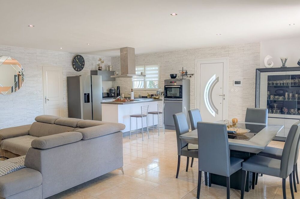 Vente Maison Villa  Villa de plain-pied avec piscine Margon