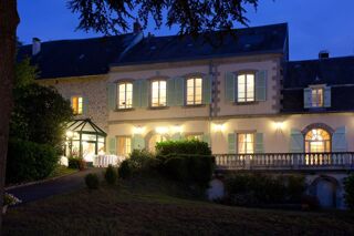  Immeuble à vendre 10 pièces 676 m²