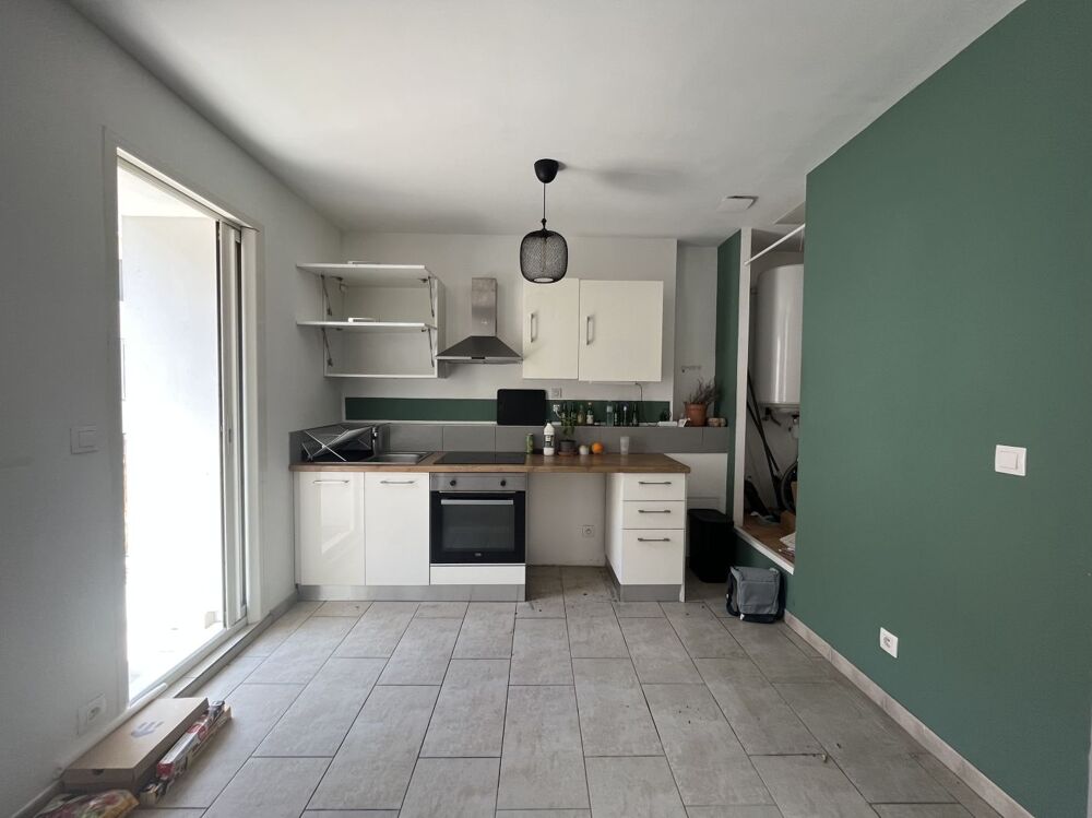 Location Appartement 3 Pièces traversant Marseille 12