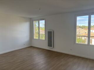  Appartement à louer 1 pièce 33 m²