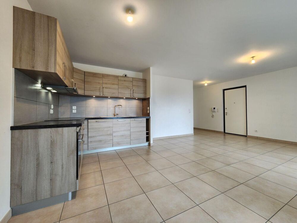 Location Appartement 3 Pièces avec terrasse, cave et box fermé Saint julien en genevois