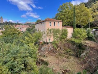  Immeuble à vendre 15 + pièces 572 m²