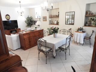  Maison à louer 8 pièces 230 m²
