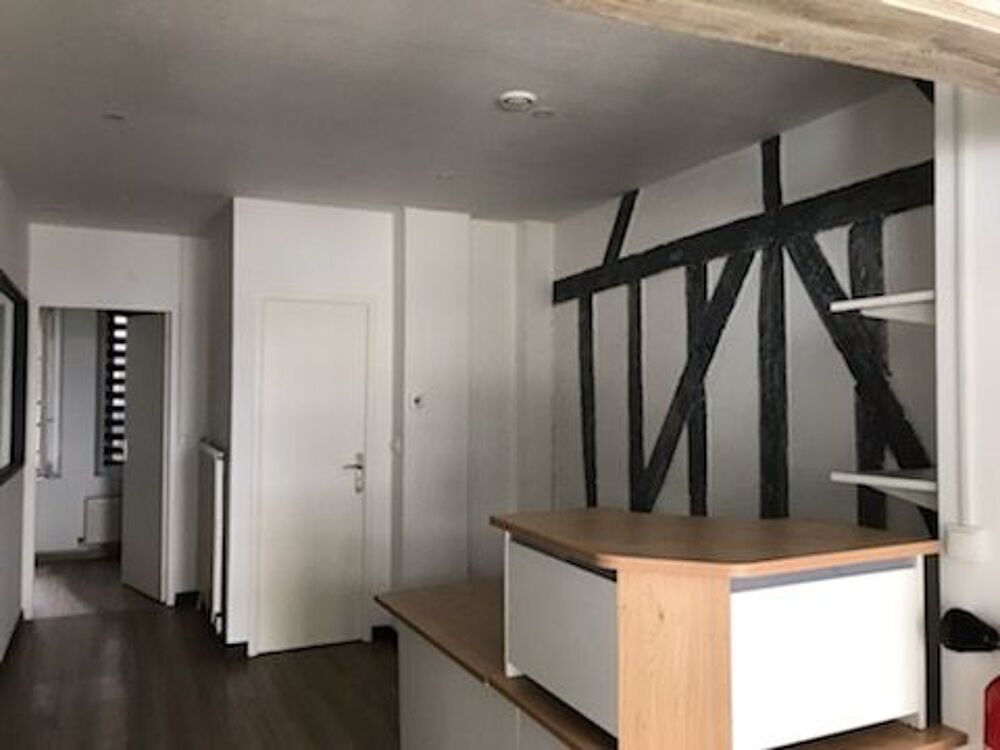   Local commercial Bureau Troyes