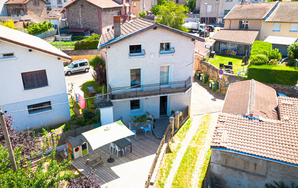 Maison de ville de 82 m2 avec terrasse et jardin de 126 m2 / le chambon-feugerolles-secteur Gaffard.