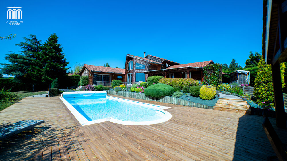 Villa d'architecte de 199.12 m2 - piscine - 4 ch- putting green de golf - 1513 m2 terrain - 2 garages / Monist