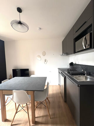  Appartement à louer 2 pièces 32 m²