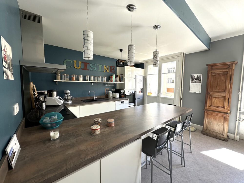 Appartement de type F6 de 140.14 m2 - 4 chambres - 2 balcons - cave - normes PMR / Saint-etienne Anatole Franc