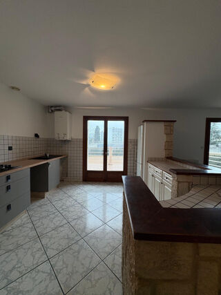  Appartement � louer 4 pi�ces 95 m�