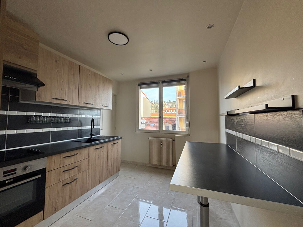Vente Appartement SAINT ETIENNE RUE PALLUAT DE BESSET - APPARTEMENT T4 RENOVÉ AVEC 3 CHAMBRES CAVE ET GARAGE St etienne