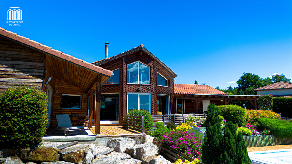 Villa d'architecte de 199.12 m2 - piscine - 4 ch- putting green de golf - 1513 m2 terrain - 2 garages / Monist