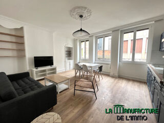  Appartement à louer 5 pièces 96 m²