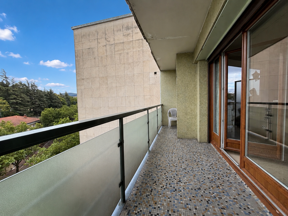 Vente Appartement SAINT ETIENNE COURS GUSTAVE NADAUD - PROCHE CHAVANELLE - APARTEMENT T4 91,03m2 AVEC 2 GRANDS BALCONS ET CAVE St etienne