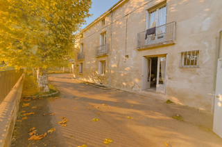 Vente Immeuble IMMEUBLE AVEC HANGARD ET GARAGES SECTEUR TERRENOIRE PROCHE DES ACCES AUTOROUTIER St etienne