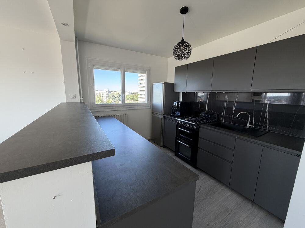 Vente Appartement Appartement F4 - 85,37M2 - Balcon - Cave - Parking - Saint-Etienne/ Portail Rouge St etienne