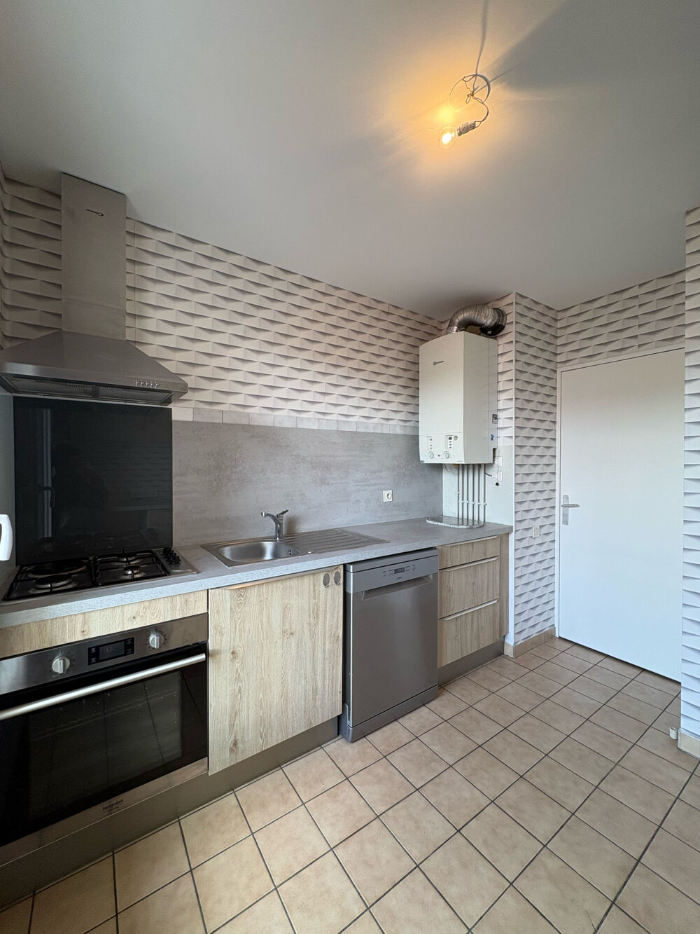 APPARTEMENT F2 AVEC BALCON / SECTEUR TREFILERIE