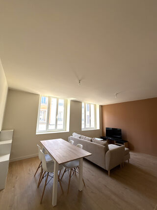  Appartement à louer 2 pièces 52 m²