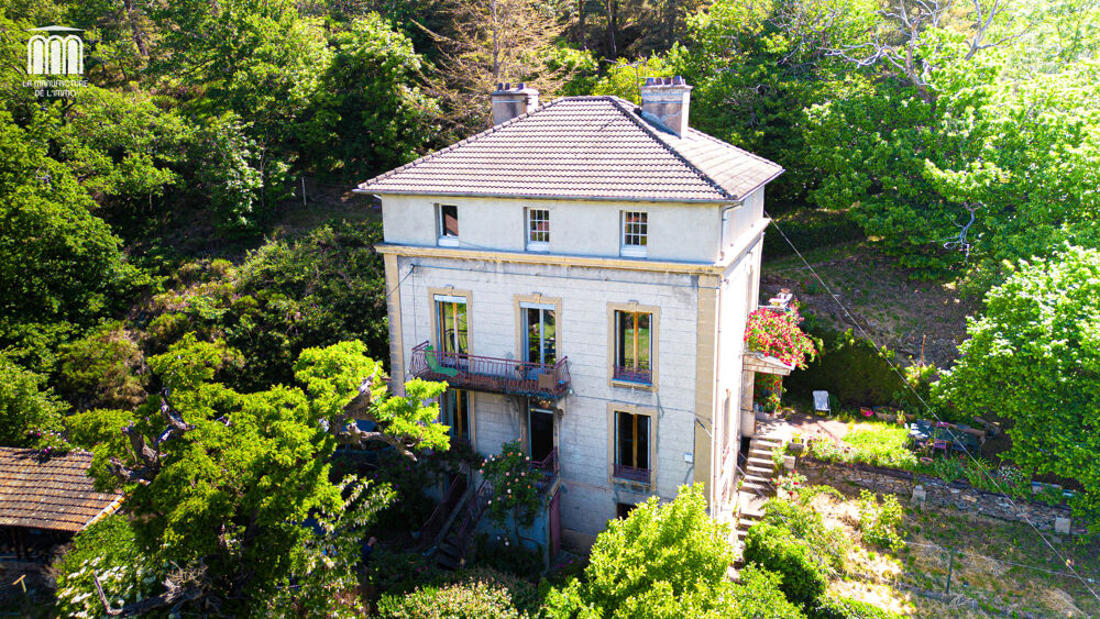 Maison bourgeoise de 1906 - 297.93 m2 habitables - parcelle de terrain de 2480 m2- secteur Cotatay / La Poura