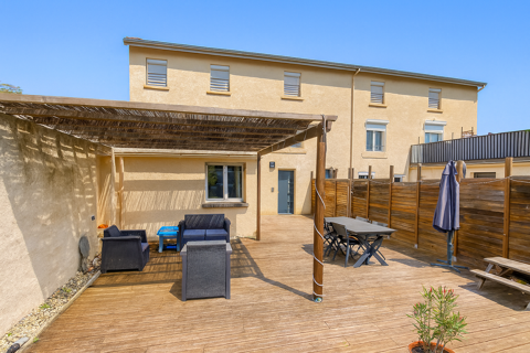   APPARTEMENT F4 LUMINEUX AVEC JARDIN ET TERRASSE / L'ETRAT CENTRE Appartement - 4 pi�ce(s) - 77 m�