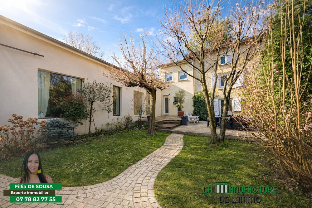 MAISON DE 218.19 M2 - TERRASSES - PISCINE - GARAGE - LE CHAMBON FEUGEROLLES
