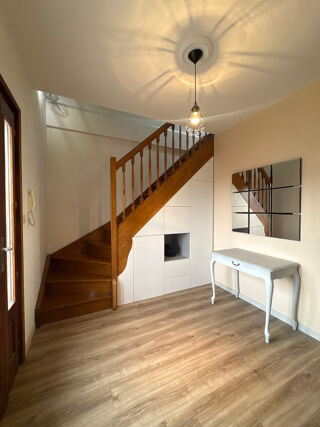  Appartement � louer 4 pi�ces 126 m�