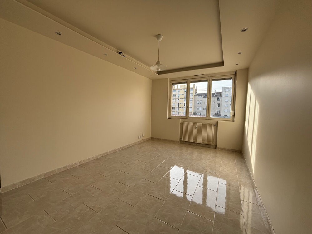 SAINT ETIENNE RUE PALLUAT DE BESSET - APPARTEMENT T4 RENOVÉ AVEC 3 CHAMBRES CAVE ET GARAGE