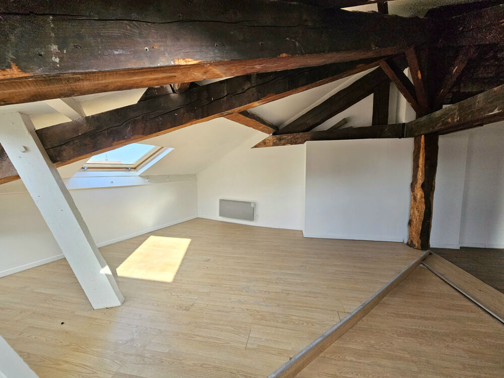 Appartement de caractère de type T3 de 53 m2 Carrez et 84 m2 au sol - Prox. Châteaucreux