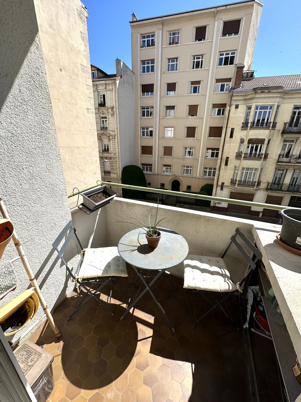 Appartement de type F6 de 140.14 m2 - 4 chambres - 2 balcons - cave - normes PMR / Saint-etienne Anatole Franc