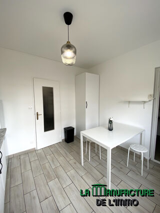  Appartement à louer 4 pièces 80 m²