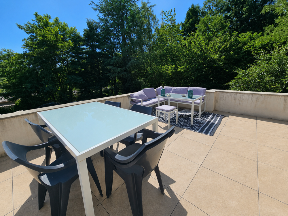 Vente Maison Maison individuelle 164 m2 + piscine, grand garage et terrasse / La Ricamarie / Idéal famille ou artisan La ricamarie