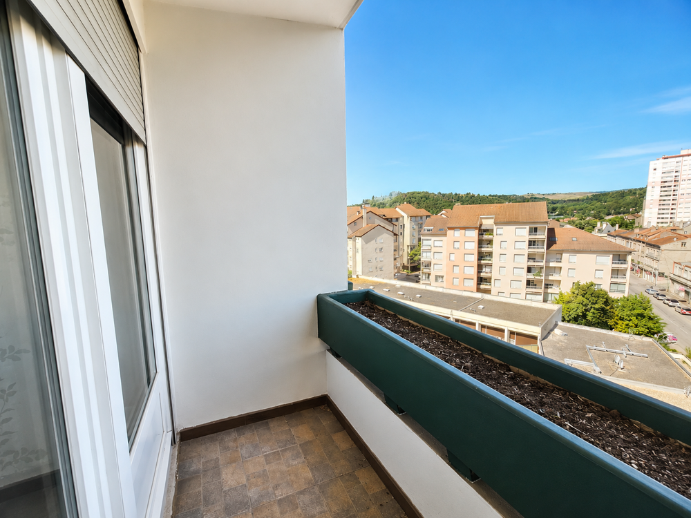 APPARTEMENT T2 + GARAGE SEPTIÈME ÉTAGE 2 BALCONS CAVE SECTEUR CENTRE-VILLE / PLACE DU BREUIL RUE JEA