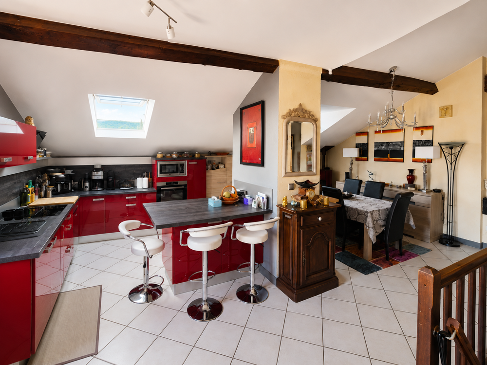 APPARTEMENT TYPE F4 BIS 67,33 M2 CARREZ (104,48 M2 AU SOL) TERRASSE TROPEZIENNE GARAGE STATIONNEMENT