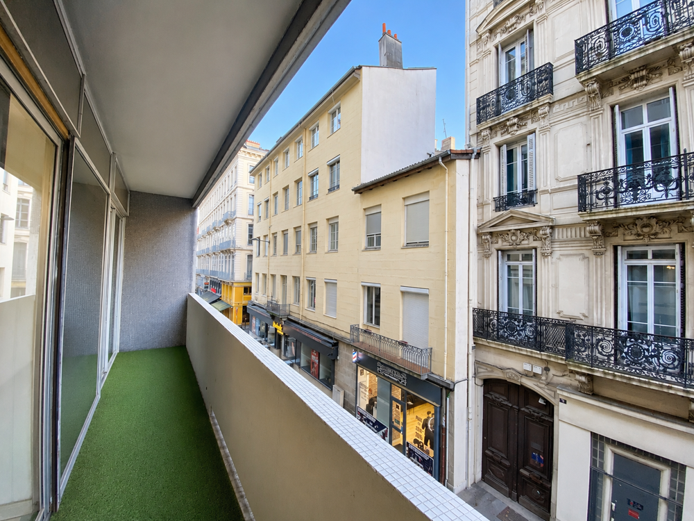Vente Appartement TRES BELLE APPARTEMENT F6 TAVERSANT AVEC BALCON / HYPER-CENTRE St etienne