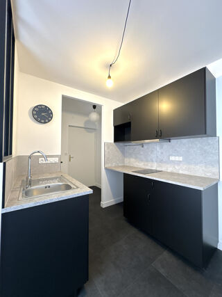  Appartement à louer 1 pièce 33 m²