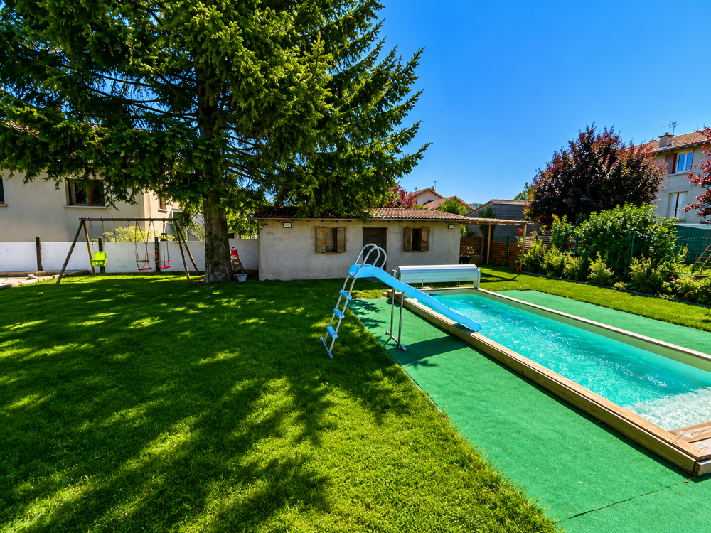 CHARMANTE MAISON - 4 CHAMBRES - PISCINE - POOLHOUSE - TERRAIN DE PETANQUE - GARAGE
