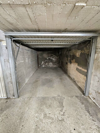 Parking / Garage à vendre  St etienne