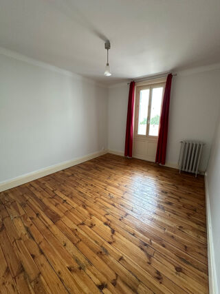  Appartement à louer 4 pièces 104 m²
