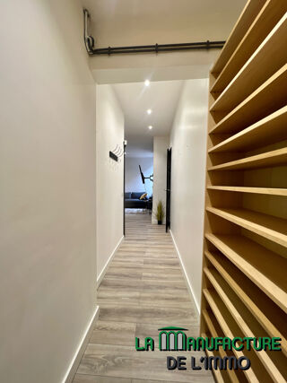  Appartement à louer 4 pièces 77 m²