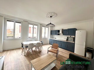  Appartement à louer 5 pièces 96 m²