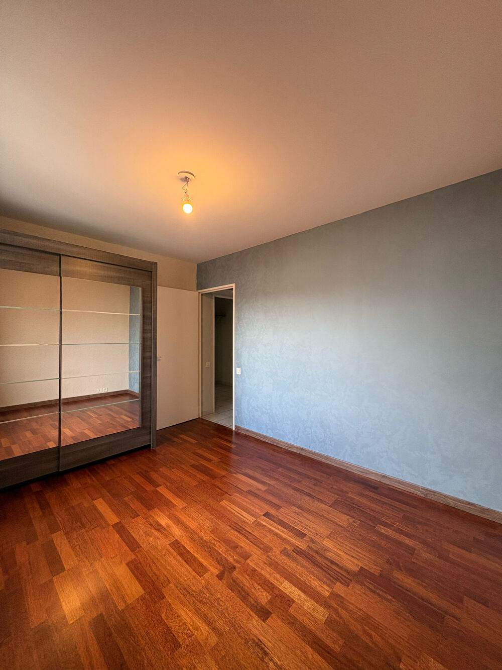 APPARTEMENT F2 AVEC BALCON / SECTEUR TREFILERIE