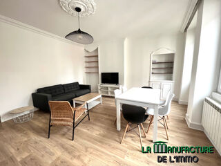  Appartement à louer 5 pièces 96 m²