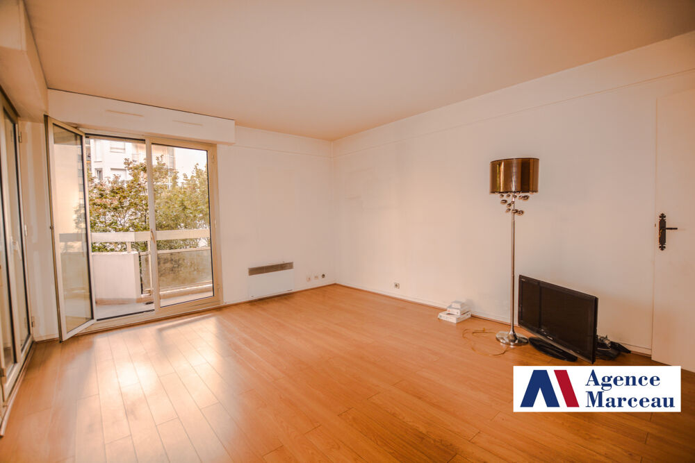 Vente Appartement Grand 2 pièces à Courbevoie Front de Seine Courbevoie