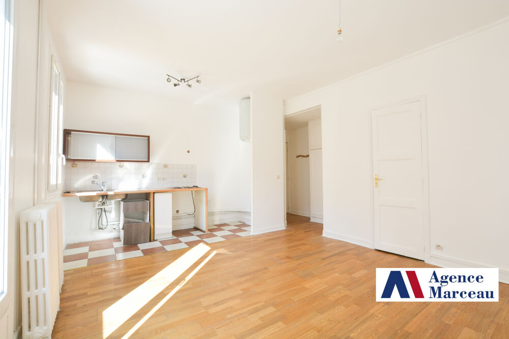 Appartement 1 pièce 28 m² · à Courbevoie · 28 m² · 215 000 €