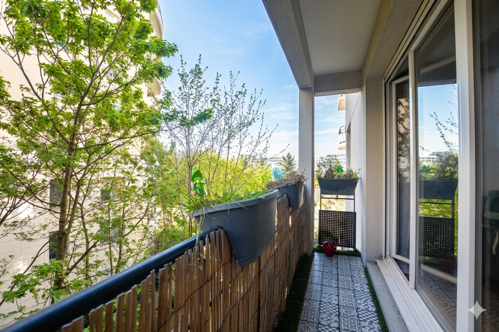 Vente Appartement F3 avec balcon + cave. Parking en option Courbevoie