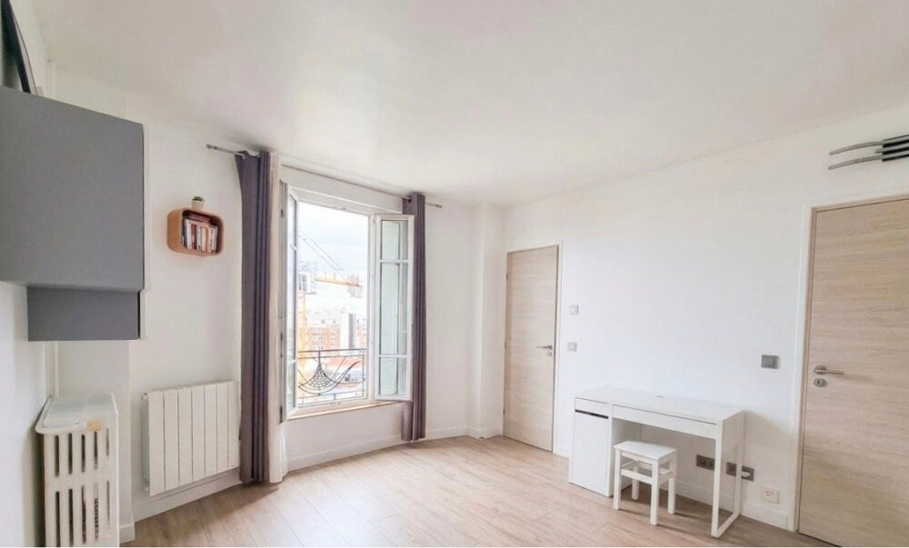 Studio de 25m2 au dernier étage à Courbevoie