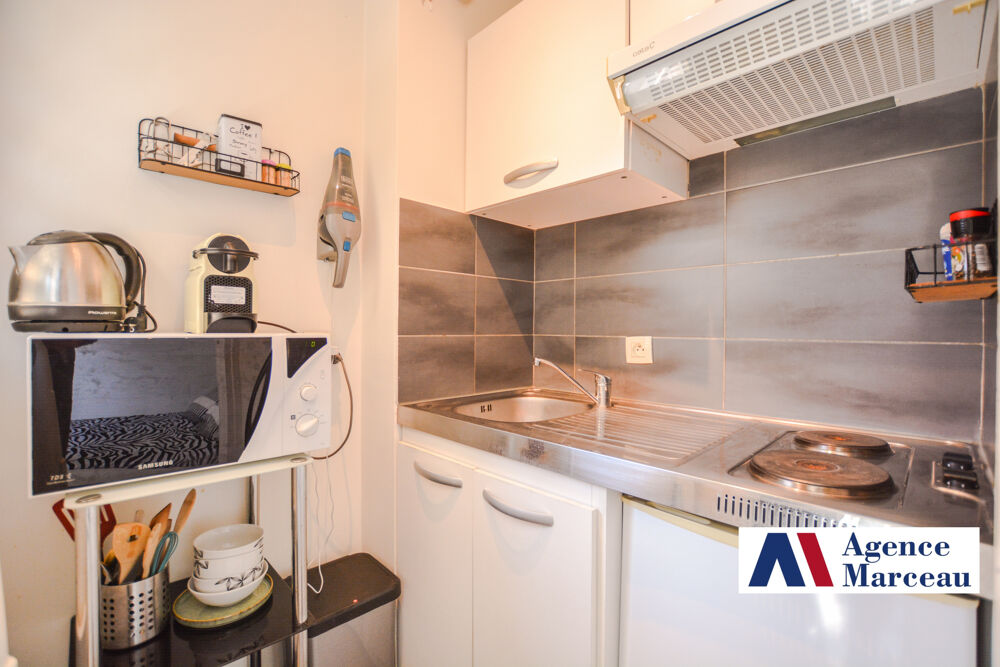 Location Appartement Studio meublé à louer à Courbevoie Courbevoie