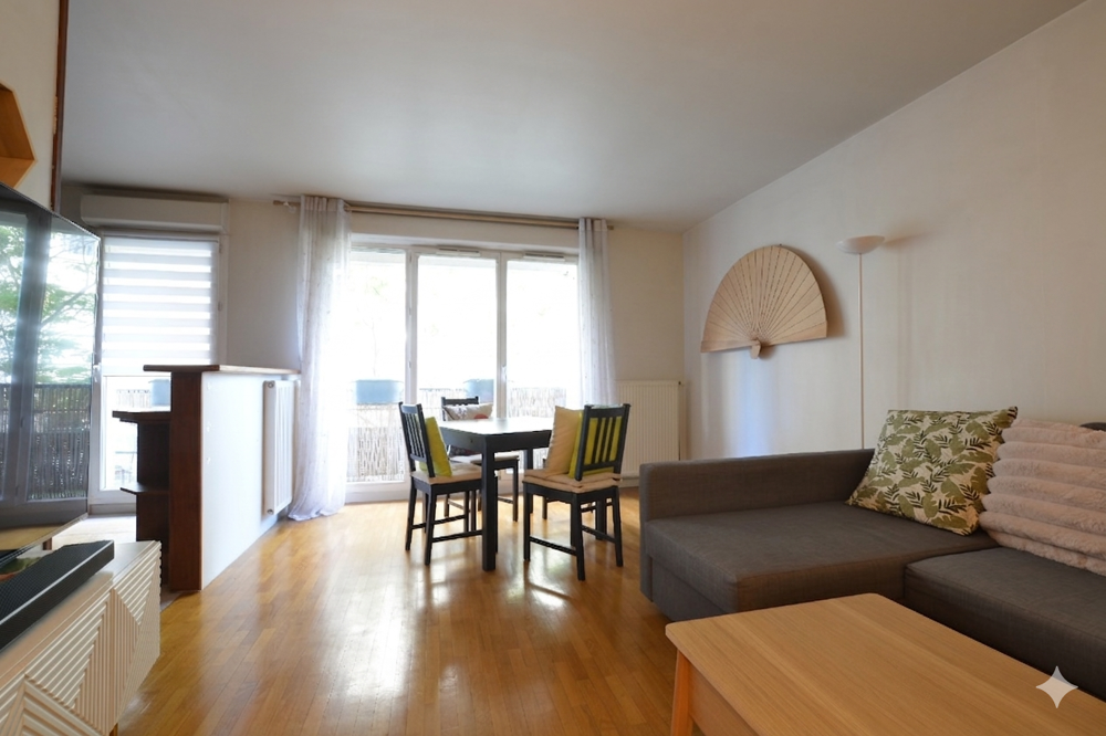 Vente Appartement F3 avec balcon + cave. Parking en option Courbevoie
