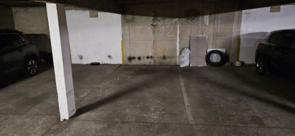 Vente Parking/Garage Parking en sous-sol à Courbevoie centre Courbevoie