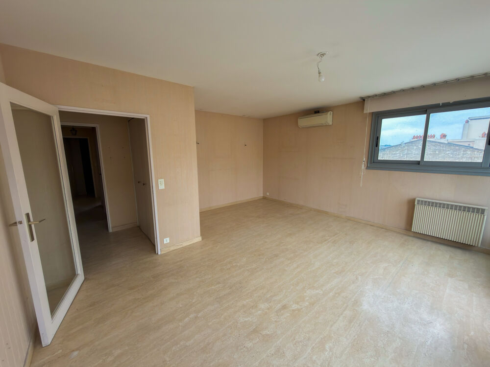 Vente Appartement Dernier étage avec terrasse panoramique de 40 m2,  vue palais des Papes et garage privé. Avignon