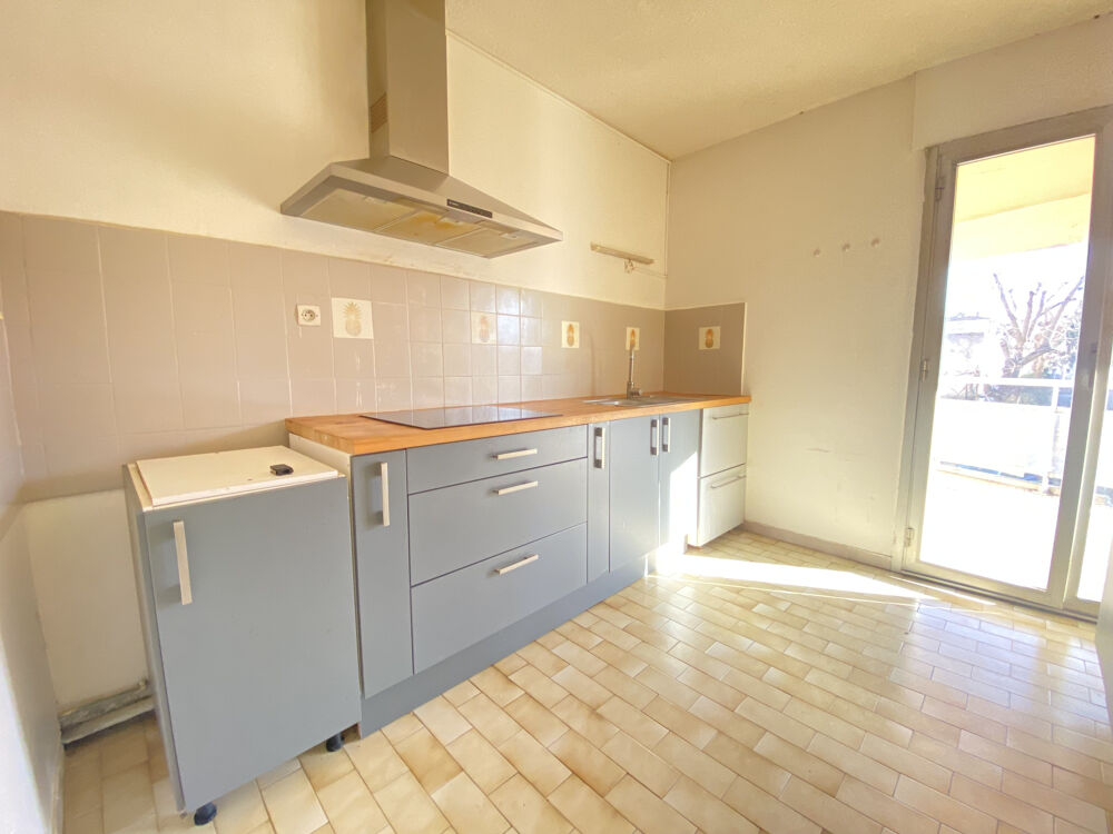 Appartement 59 m2 Avignon intra-muros avec terrasse et stationnement
